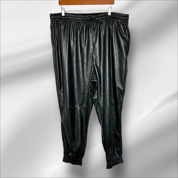New City Chic Faux Leather Lux Joggers Size XL US22 Plus‎ Size Pull On Comfort - Picture 1 of 12
